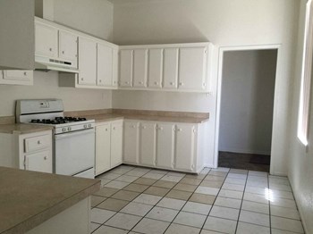 539 W Union St 3 Beds House for Rent - Photo Gallery 5