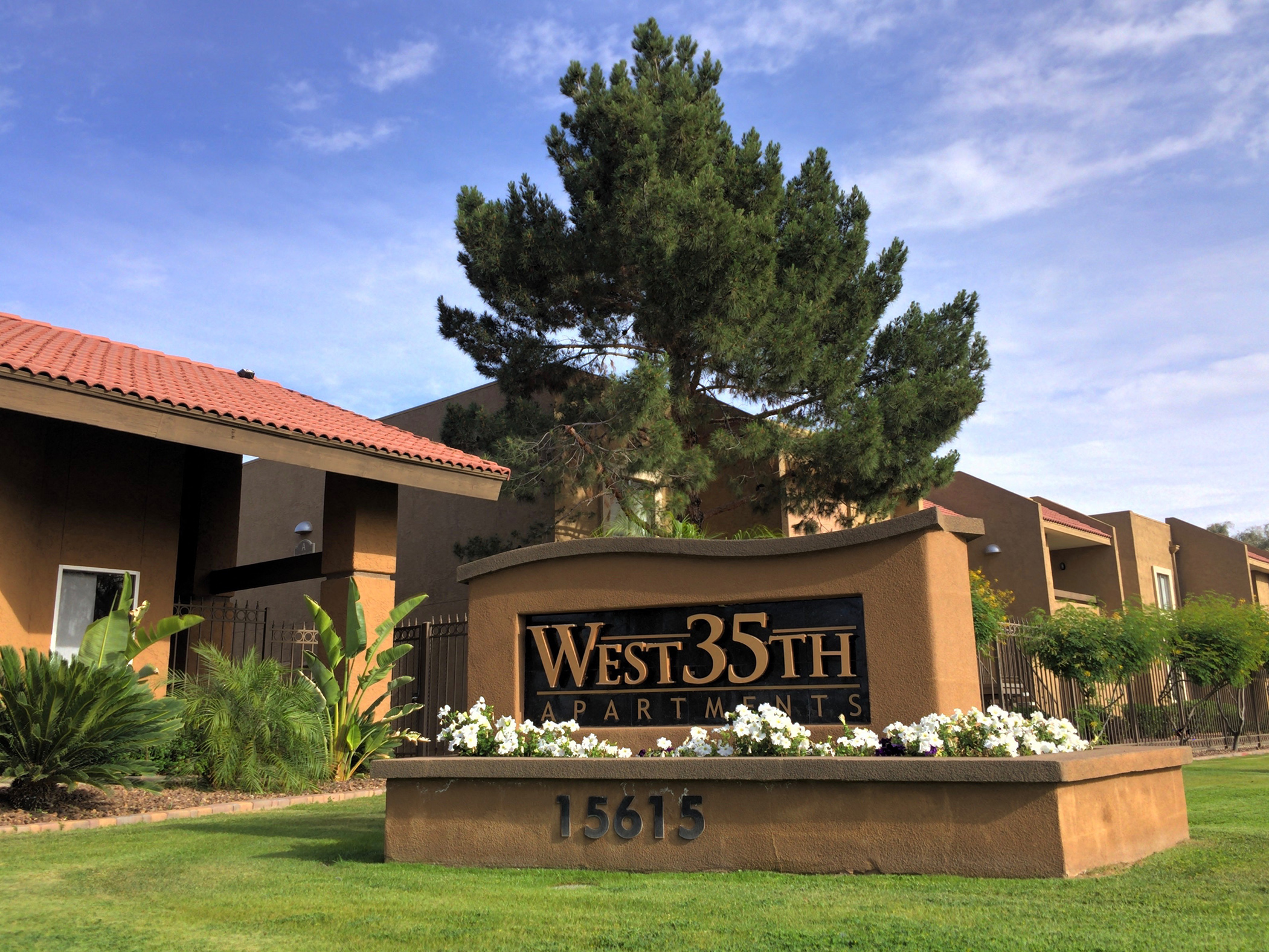 West 35th Apartments 15615 N 35th Ave Phoenix Az Rentcafe