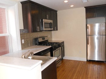1106 Main Street 2 Beds Apartment for Rent - Photo Gallery 4