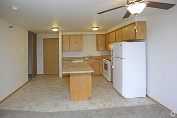 3550 South 17th Street Studio-2 Beds Apartment for Rent - Photo Gallery 6