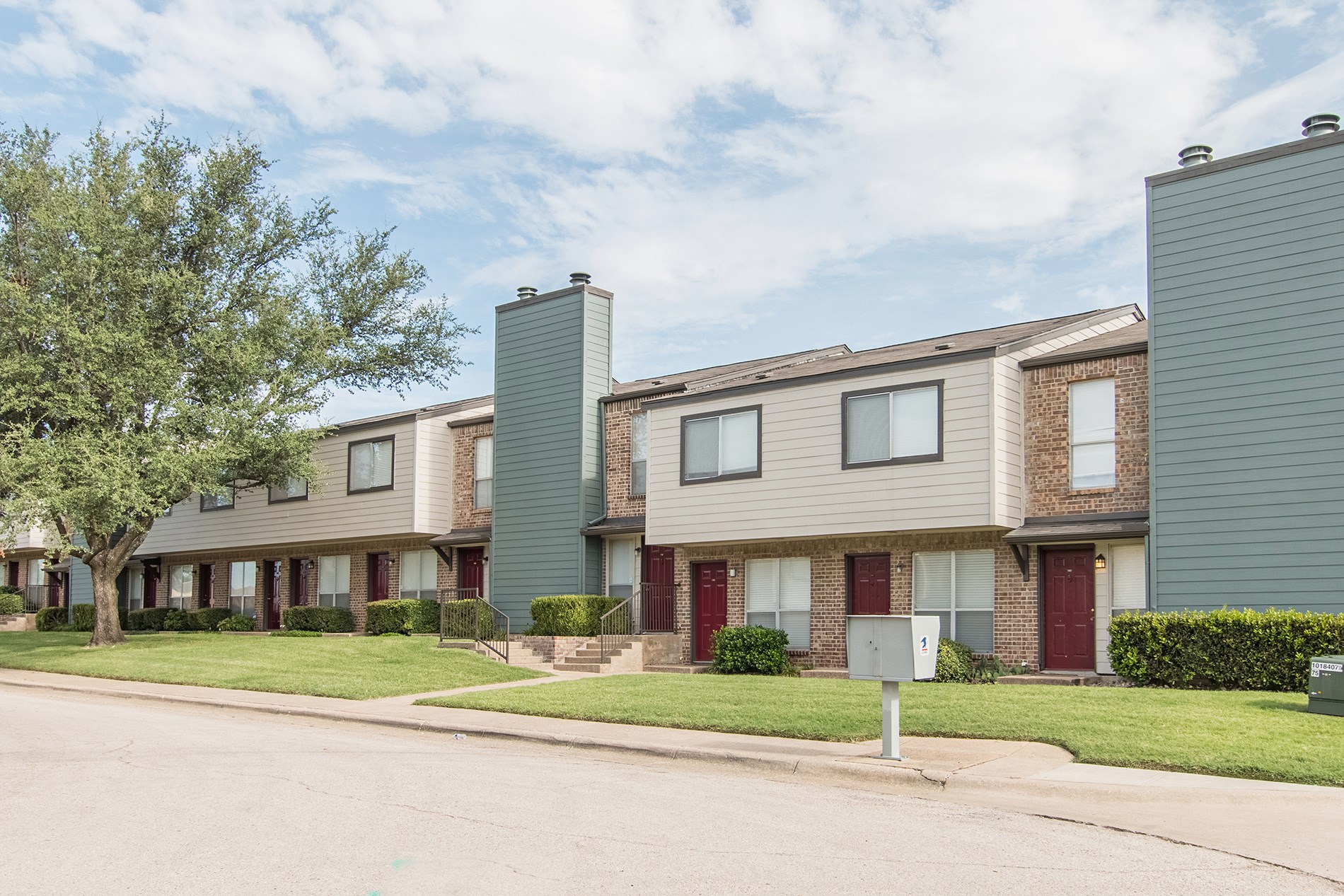 Parkwood Plaza Apartments, 713 W. Center St, Duncanville, TX RENTCafé
