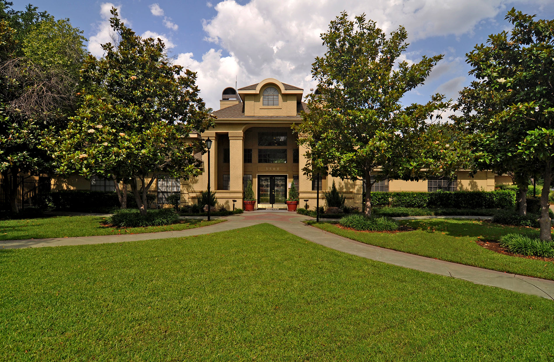 Pavilion Apartments In Central Arlington Tx