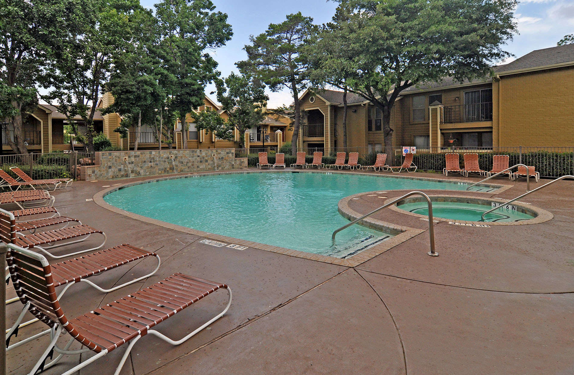 Pavilion Apartments in Central Arlington, TX