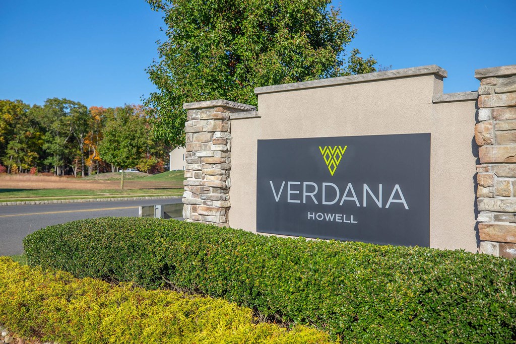 a welcome sign at the entrance of verdana hwy sign