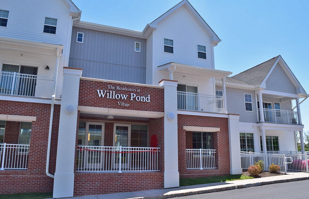 the building where the willow pond is located