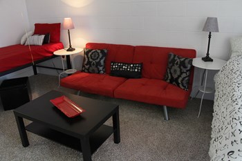 Collegiate Village Inn