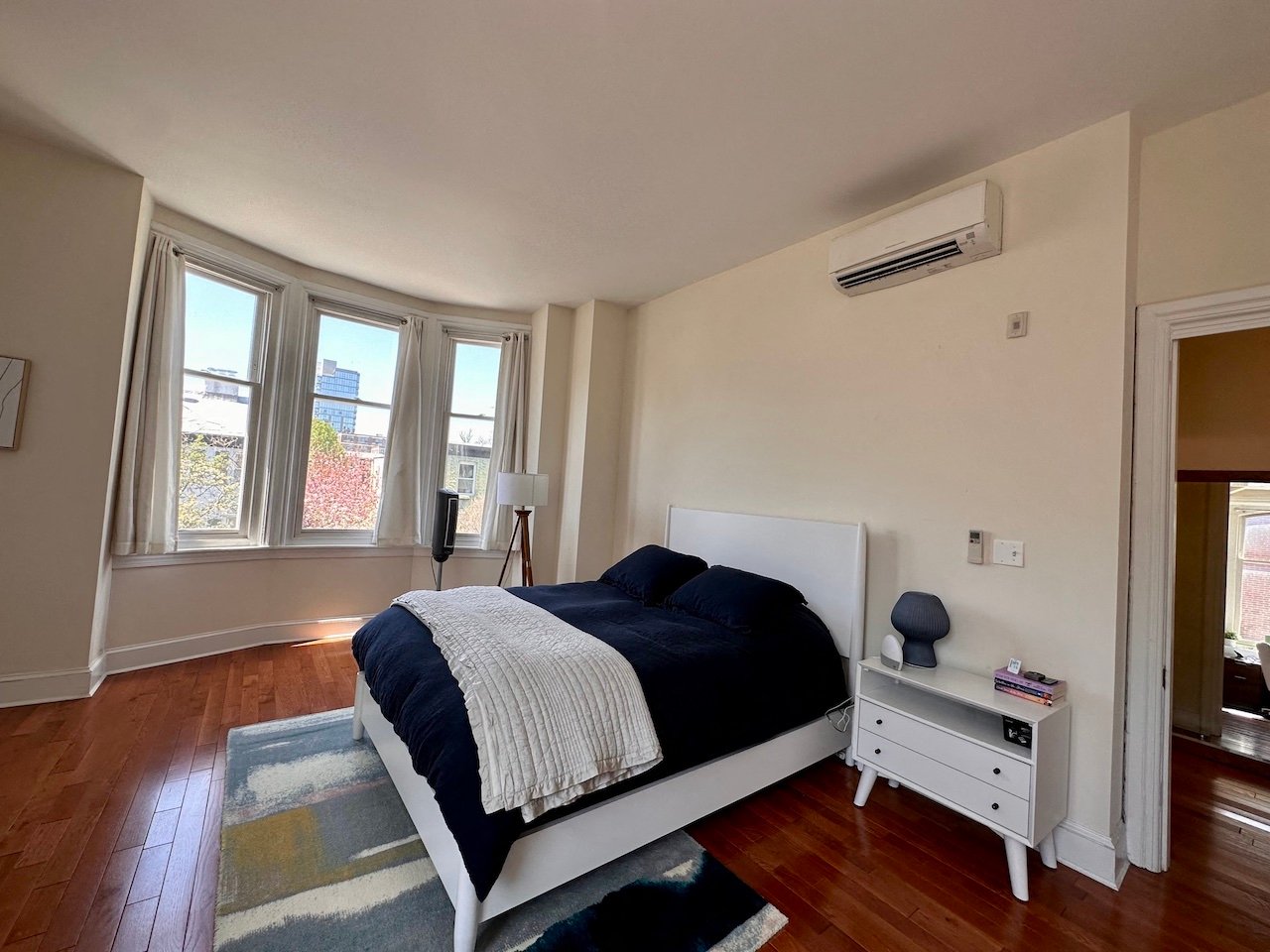 2F: 1BR/1BA for $2695