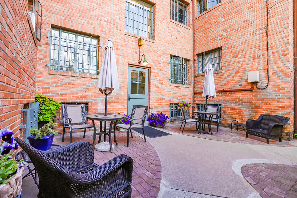 Avon Apartments in Denver, CO