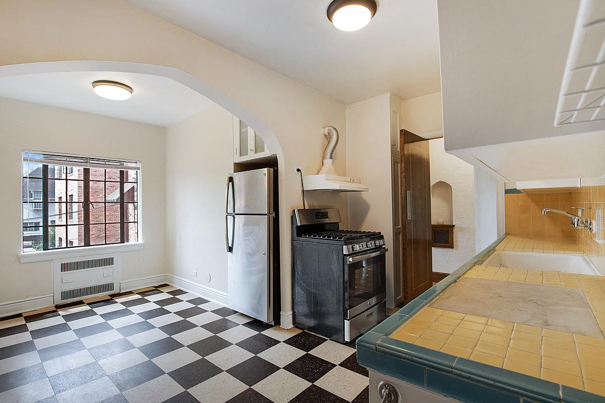 Avon Apartments in Denver, CO