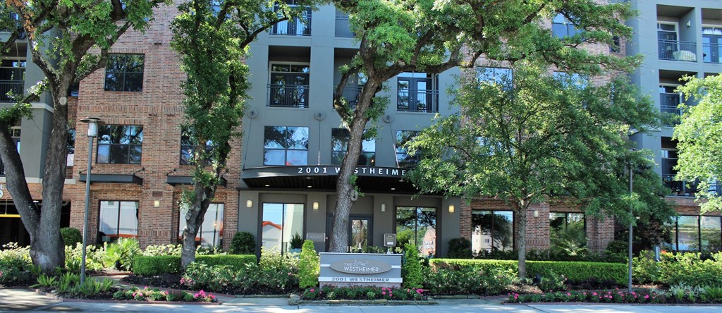 the building in which the hotel is located