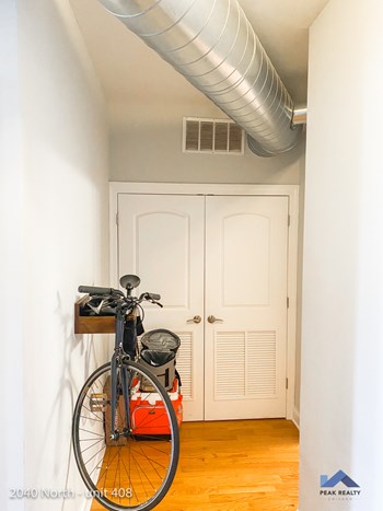 2040 W. North Ave. 1-2 Beds Apartment for Rent - Photo Gallery 5