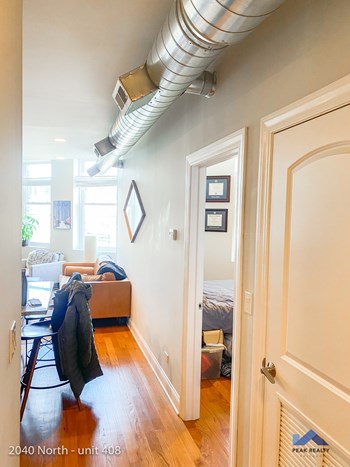 2040 W. North Ave. 1-2 Beds Apartment for Rent - Photo Gallery 6