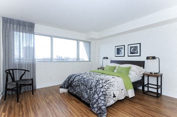 207 Bell Street North Studio-3 Beds Apartment for Rent - Photo Gallery 4