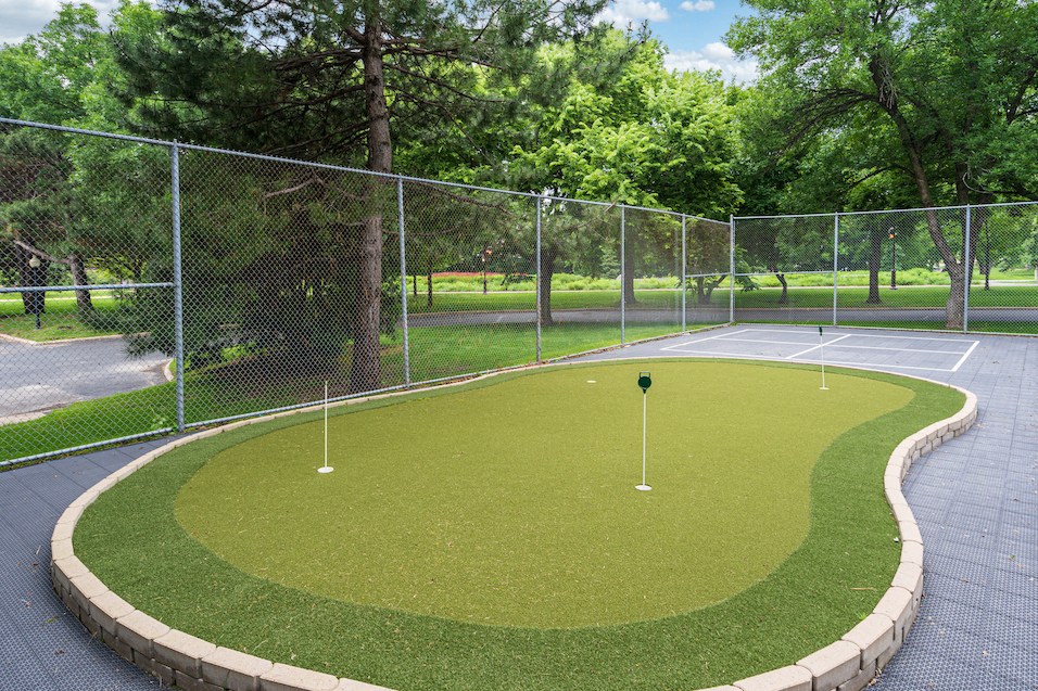 Small putting green