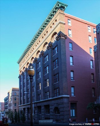 323 West 8th Street 1-2 Beds Apartment for Rent - Photo Gallery 4