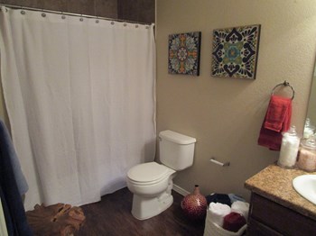 Large bathrooms - Photo Gallery 19