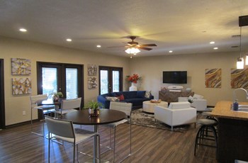 Spacious Clubhouse - Photo Gallery 10