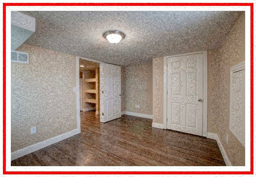 3205 Glencoe St Interior