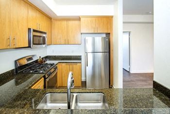CA_CANOGAPARK_AZURE_p0458539_21_21_1_PhotoGallery