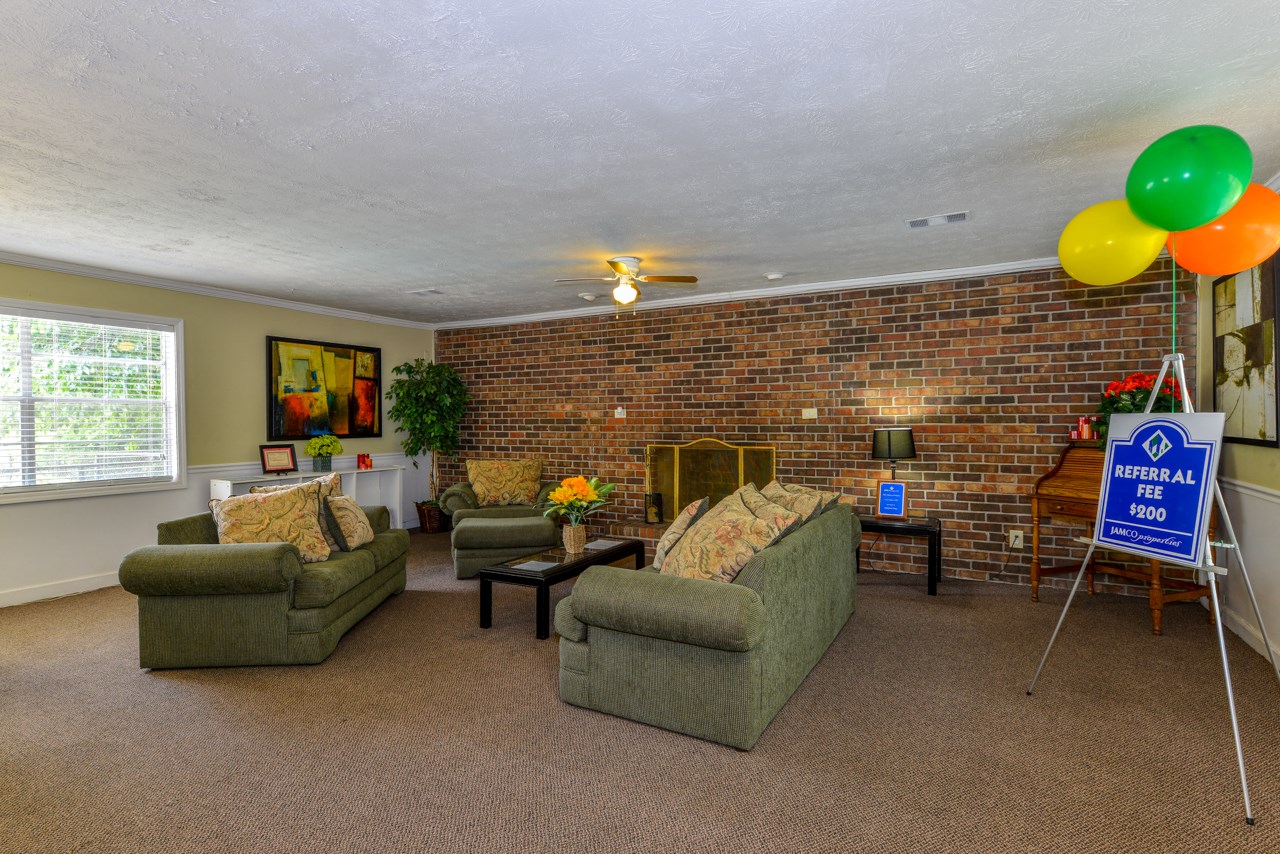 Stratford Arms Apartment Homes, 417 Valley Hill Road, Riverdale, GA