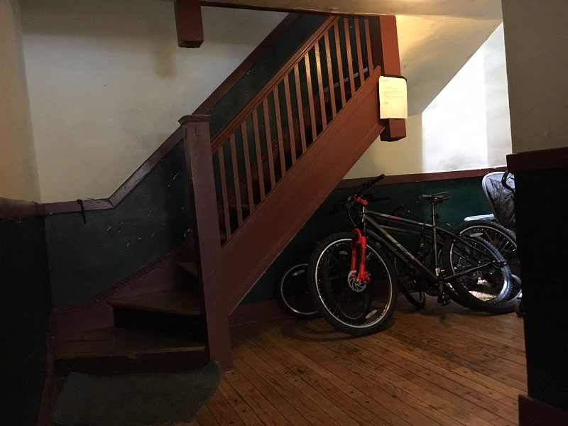 4106 N Kedzie Ave Staircase