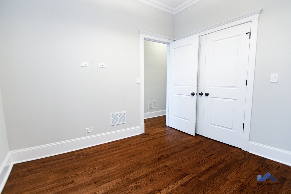 1543 Sedwick in Old Town