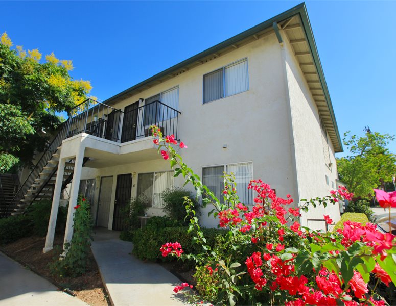 Valle Del Sol Apartments in Ramona, CA