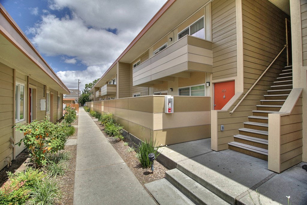 Walking Path at 720 North Apartments, California