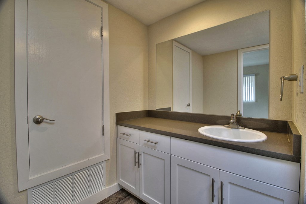 Renovated Bathrooms With Quartz Counters at 720 North Apartments, California, 94085