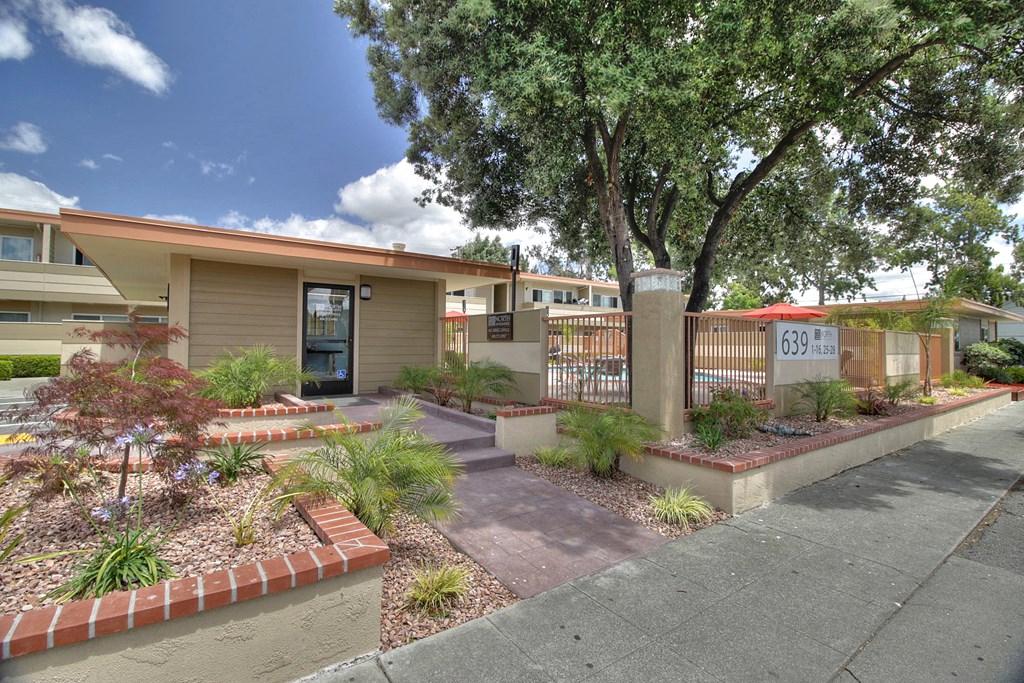Leasing Office Exterior at 720 North Apartments, Sunnyvale, 94085