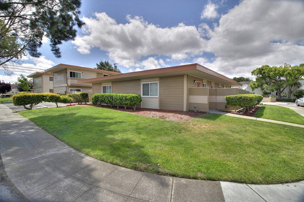 Backyard Garden at 720 North Apartments, Sunnyvale, CA