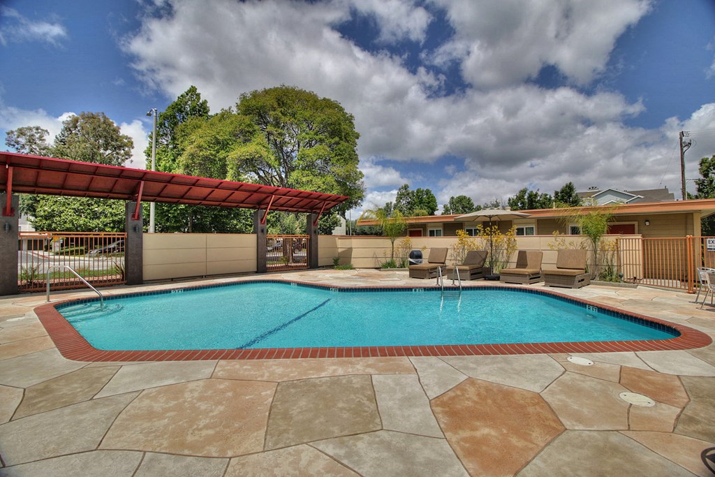 Swimming Pool with Lounge Seating at 720 North Apartments, Sunnyvale, CA, 94085
