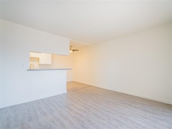 living area - Photo Gallery 5