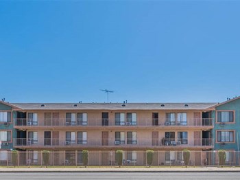 730-740 W. El Segundo Blvd 1 Bed Apartment for Rent Photo Gallery 1