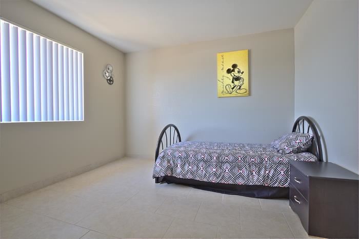 Thunderbird Apartments