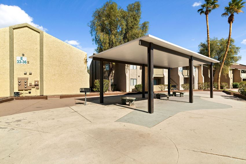 Thunderbird Apartments