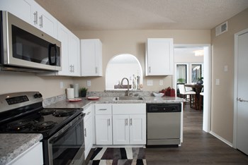 100 Tree Crossing Parkway 1-3 Beds Apartment for Rent - Photo Gallery 3