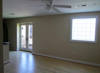 470 MIDDLE STREET 1-2 Beds Apartment for Rent - Photo Gallery 6