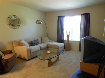 242 D Leslie Lane 2 Beds Apartment for Rent - Photo Gallery 5