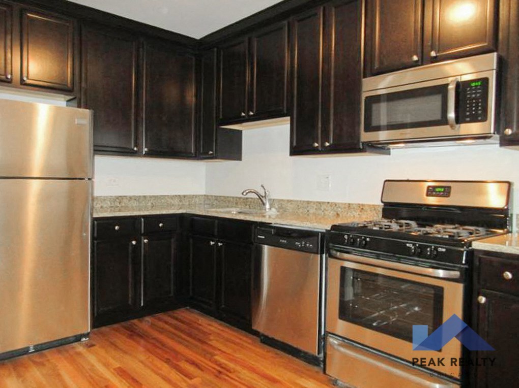 Near West Side 3 Bed 2 Bath