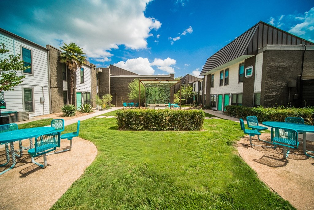 Beautiful Landscaping and Park-like Setting at Mesh Properties, Austin, TX