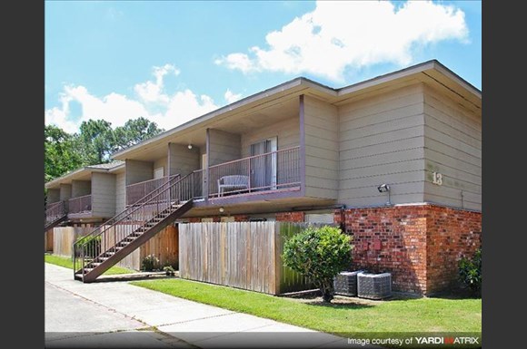 Carol Sue Apartments, 1784 Carol Sue Avenue, Gretna, LA - RENTCafé