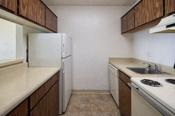 Kitchen, Refrigerator, Stove, Dishwasher, Sink - Photo Gallery 8