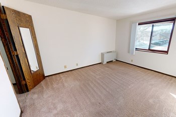 34 12th Avenue North 1-2 Beds Apartment for Rent - Photo Gallery 4
