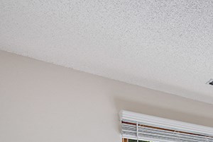 Empty bedroom with a window - Photo Gallery 3