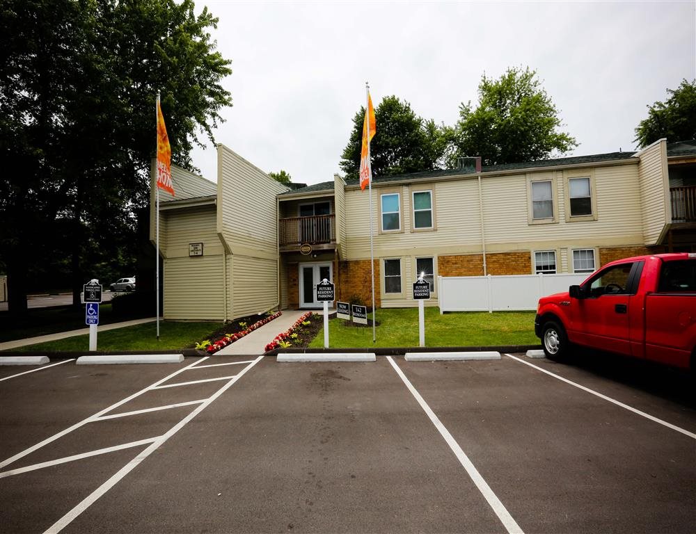 Photos and Video of Casalon Parkway Apartments in OFallon, MO