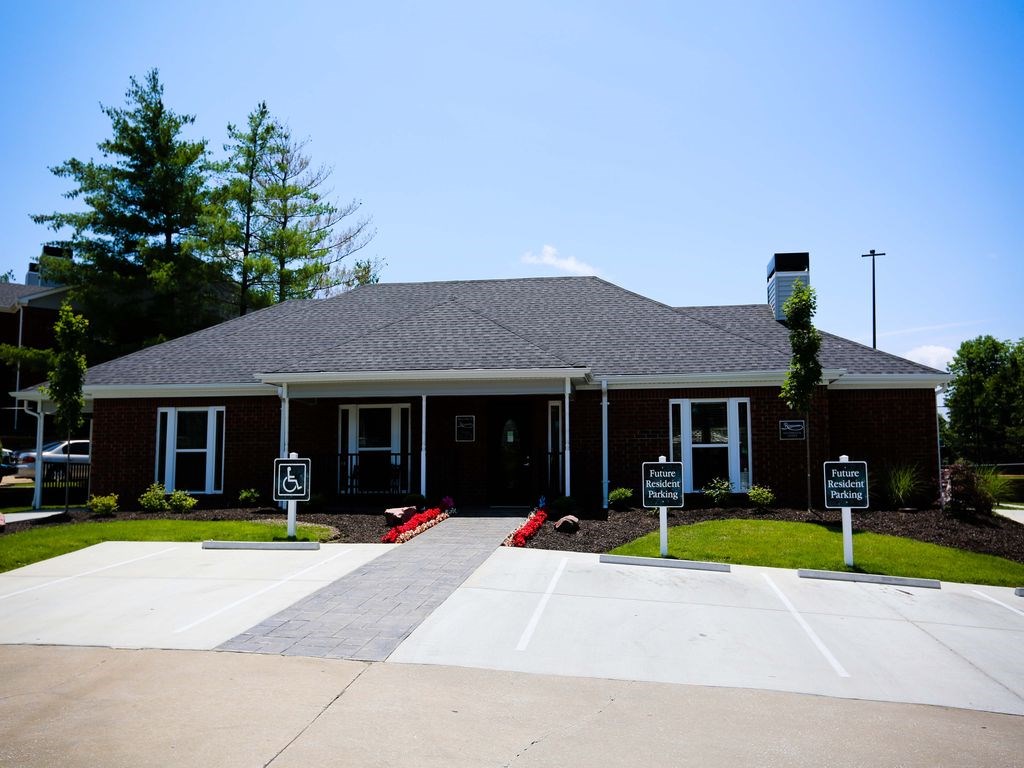 the building where the motel is located