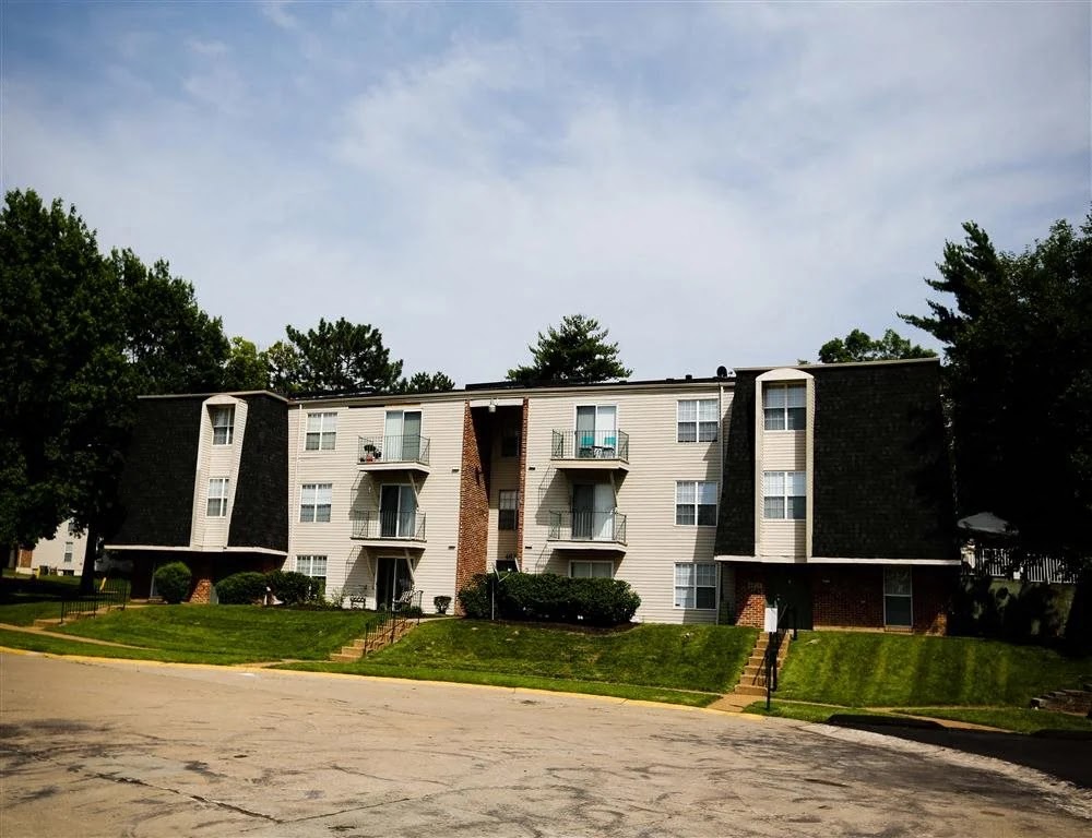 Whispering Lake Apartments, 4583 Whisper Lake Drive, Florissant, MO