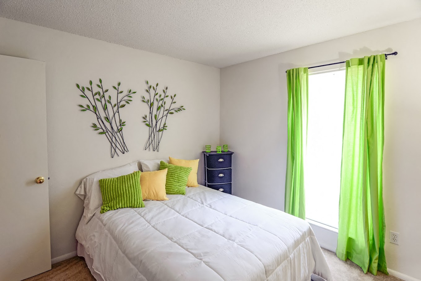 Whispering Lake Apartments, 4583 Whisper Lake Drive, Florissant, MO