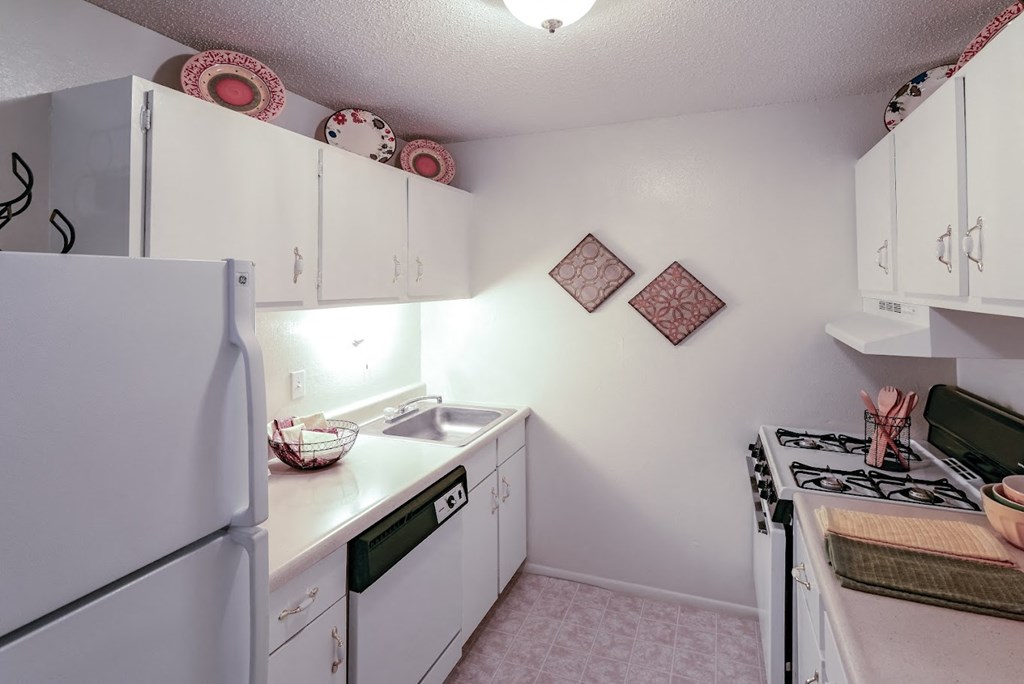 Whispering Lake Apartments, 4583 Whisper Lake Drive, Florissant, MO